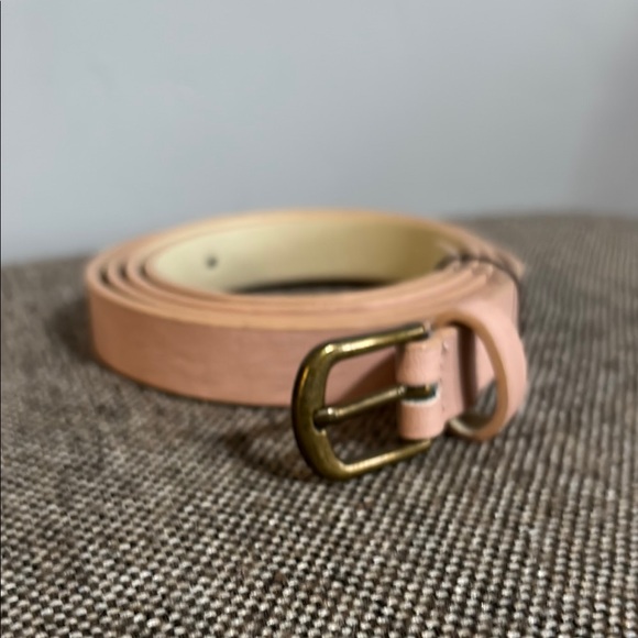 Accessories - Pretty pink/mauve belt.